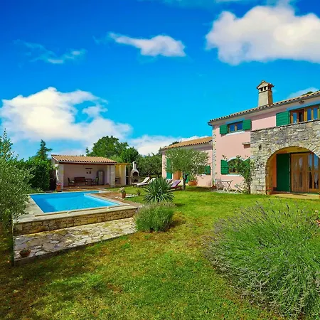 Villa Franciska In Smoljanci - Haus Für 5 Personen Svetvinčenat